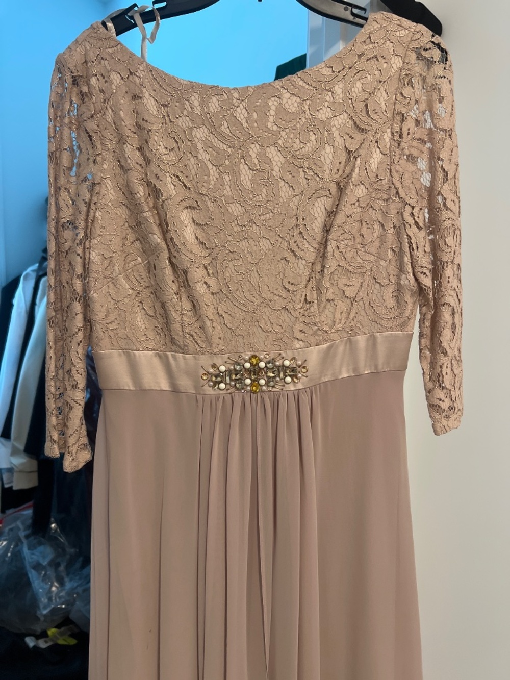 Dress - Picture 3 of 3